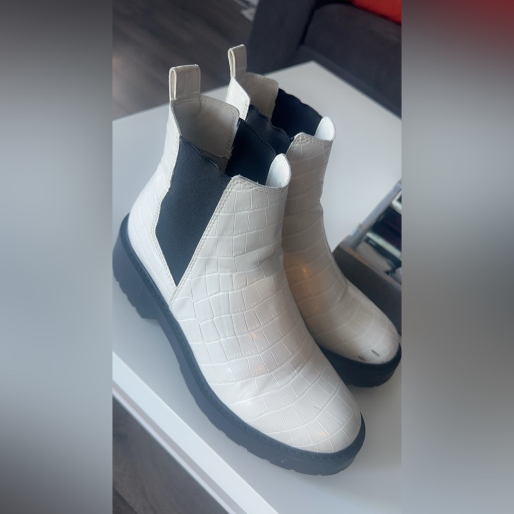 Steve Madden boots